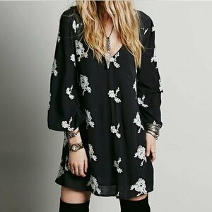 FREE PEOPLE Austin Emma Black Embroidered mini swing dress Small Oversized GUC